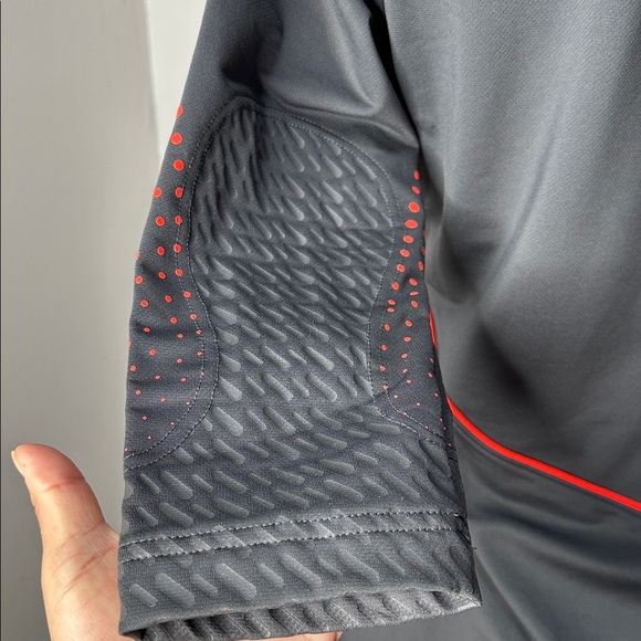 Nike Women’s Dri-Fit  Sz M Gray V-Neck 3/4 Sleeve Athletic T-Shirt - Picture 7 of 9